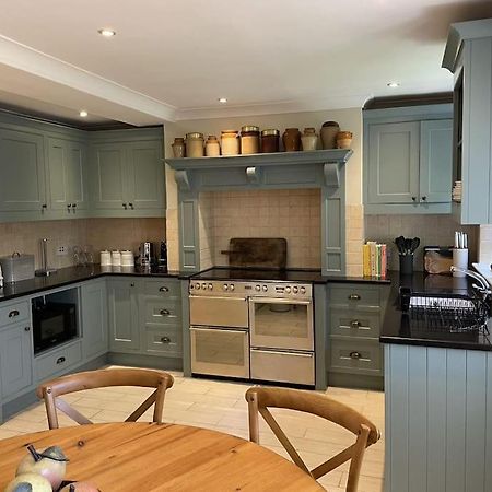 Holly Cottage, 2, Northbrook Park, Farnham-Up To 6 Adults Exterior foto