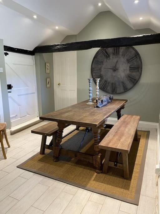 Holly Cottage, 2, Northbrook Park, Farnham-Up To 6 Adults Exterior foto