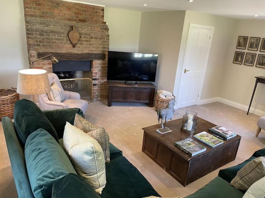 Holly Cottage, 2, Northbrook Park, Farnham-Up To 6 Adults Exterior foto