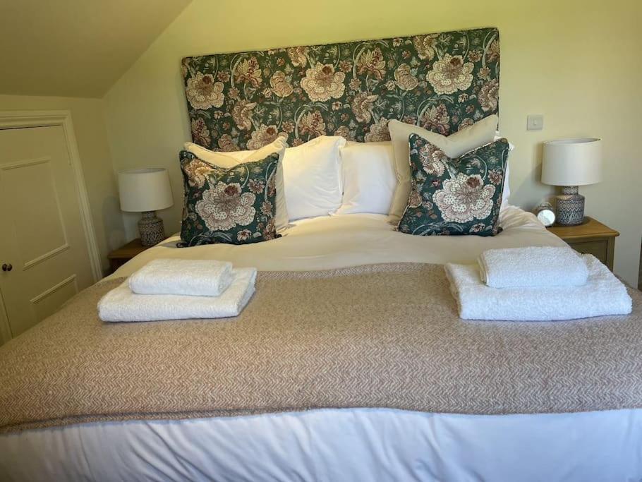 Holly Cottage, 2, Northbrook Park, Farnham-Up To 6 Adults Exterior foto